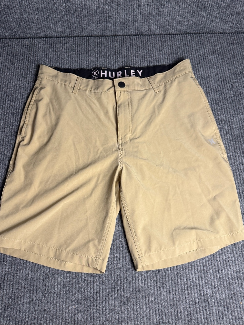 Hurley Men's Khaki Stretch Shorts Size 34